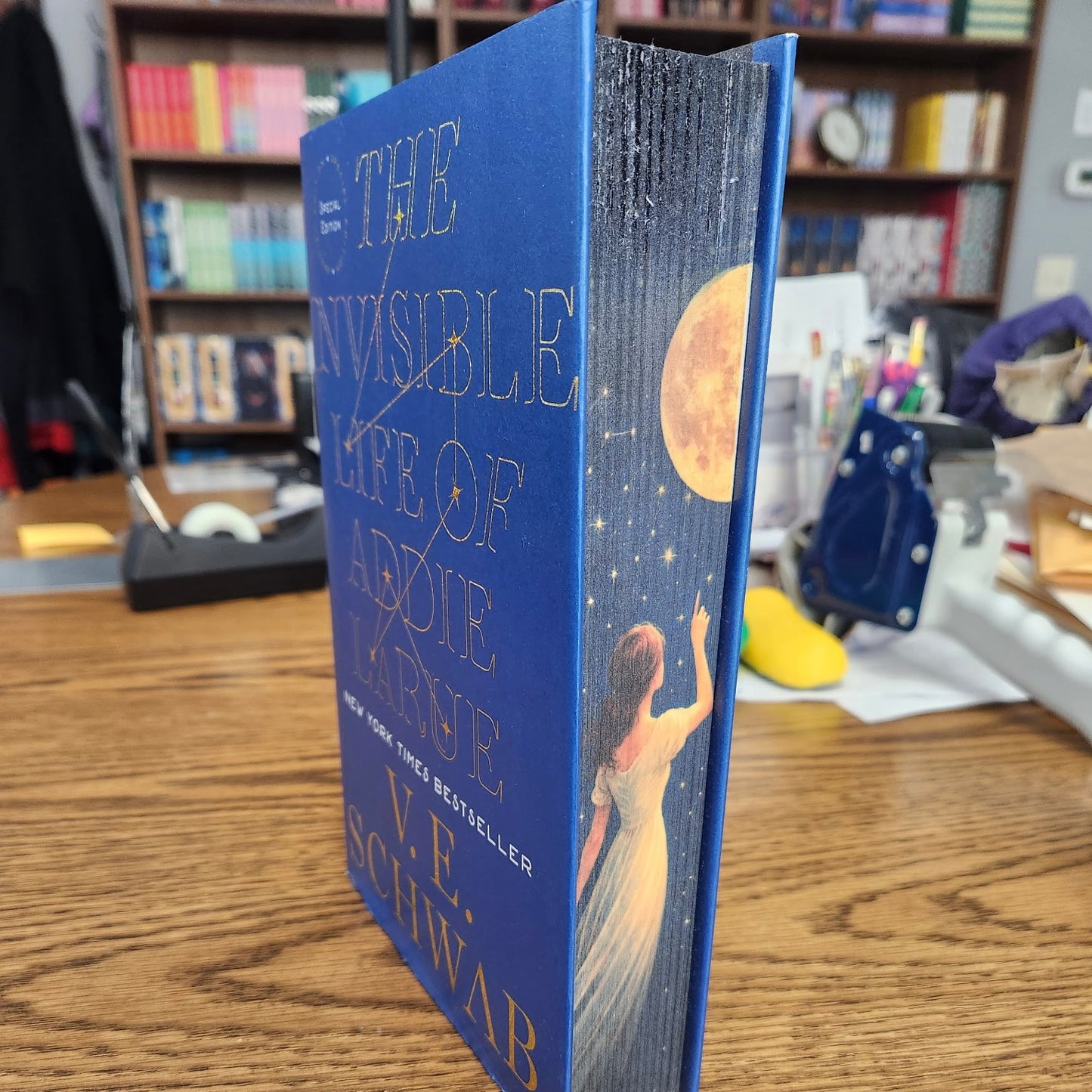 V.E. Schwab The Invisible Life of Addie LaRue WOUNDED