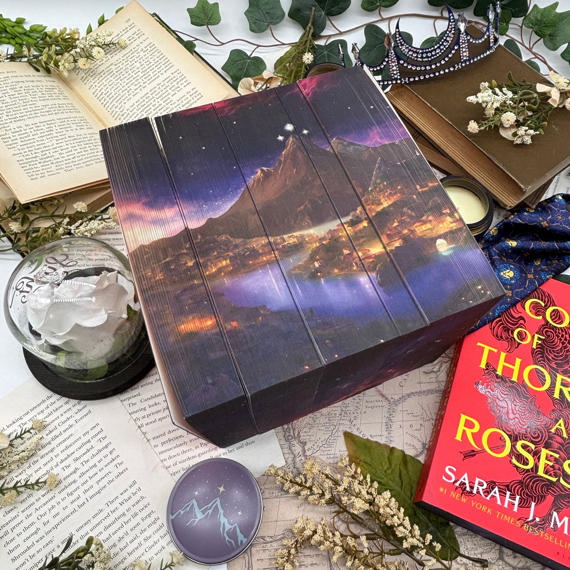 A Court of Thorns and Roses Velaris Edition box set with custom sprayed edges from Bibliapolis Books