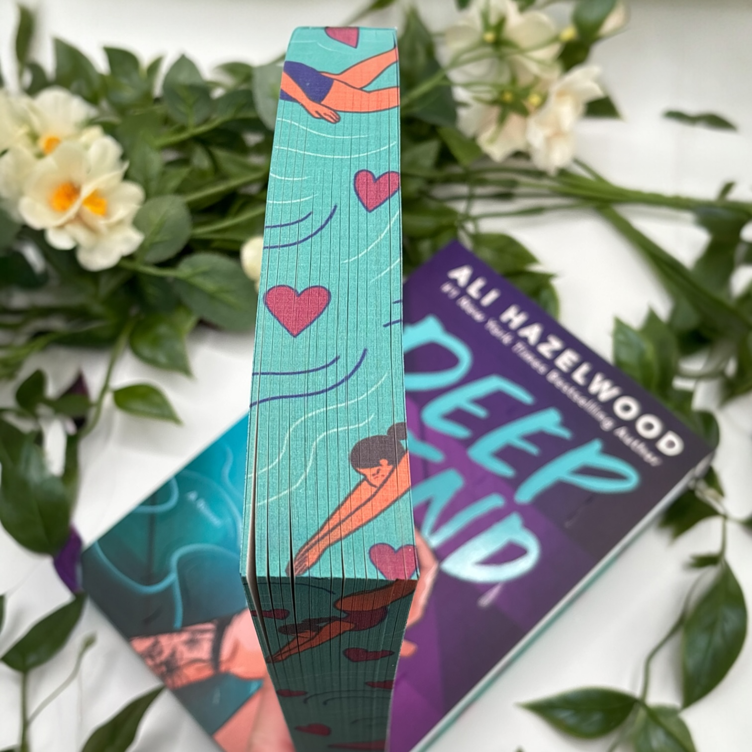 top of custom edges on Deep End by Ali Hazelwood special edition paperback