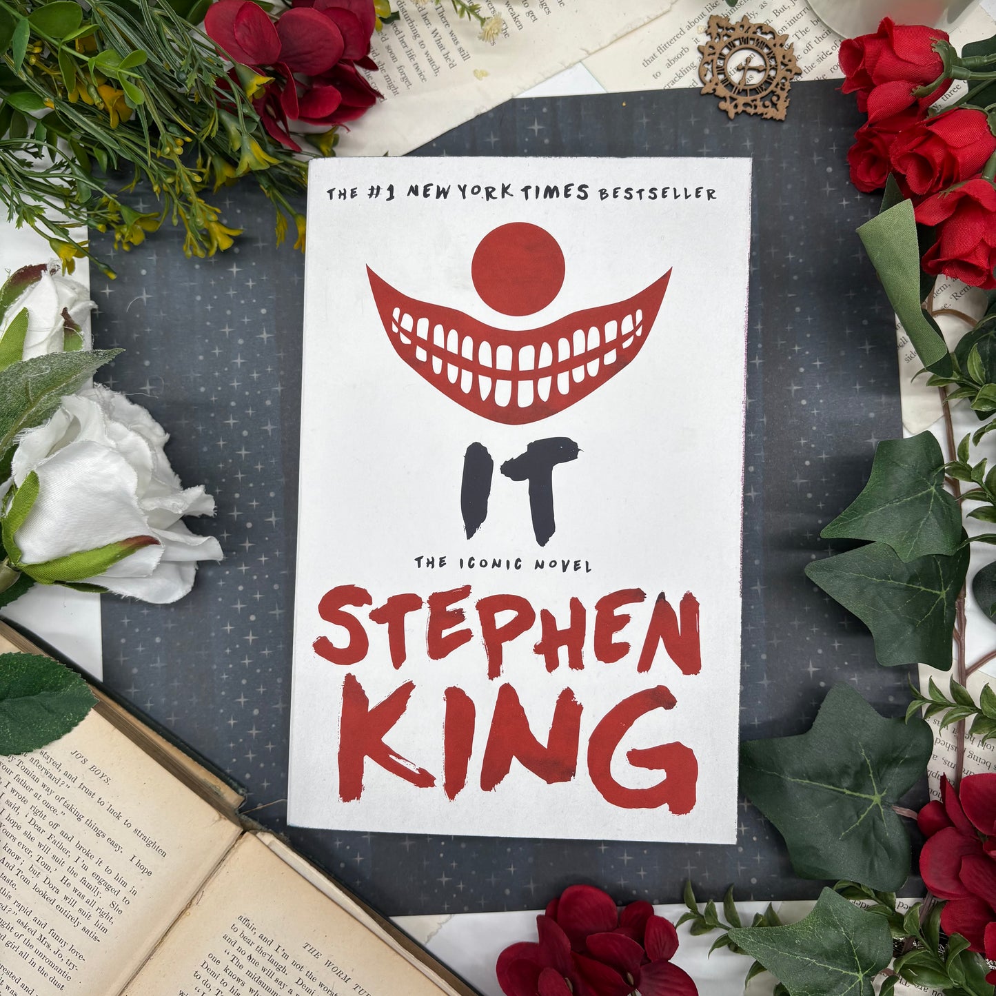 Stephen King It special edition paperback with custom painted edges