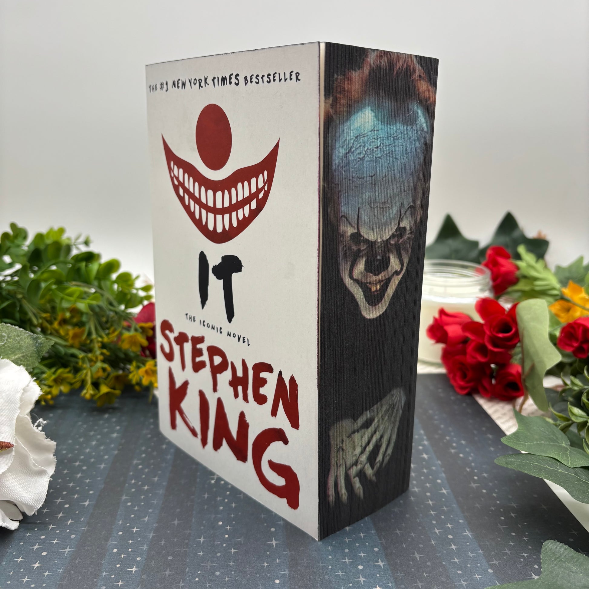 Stephen King It special edition paperback with custom painted edges