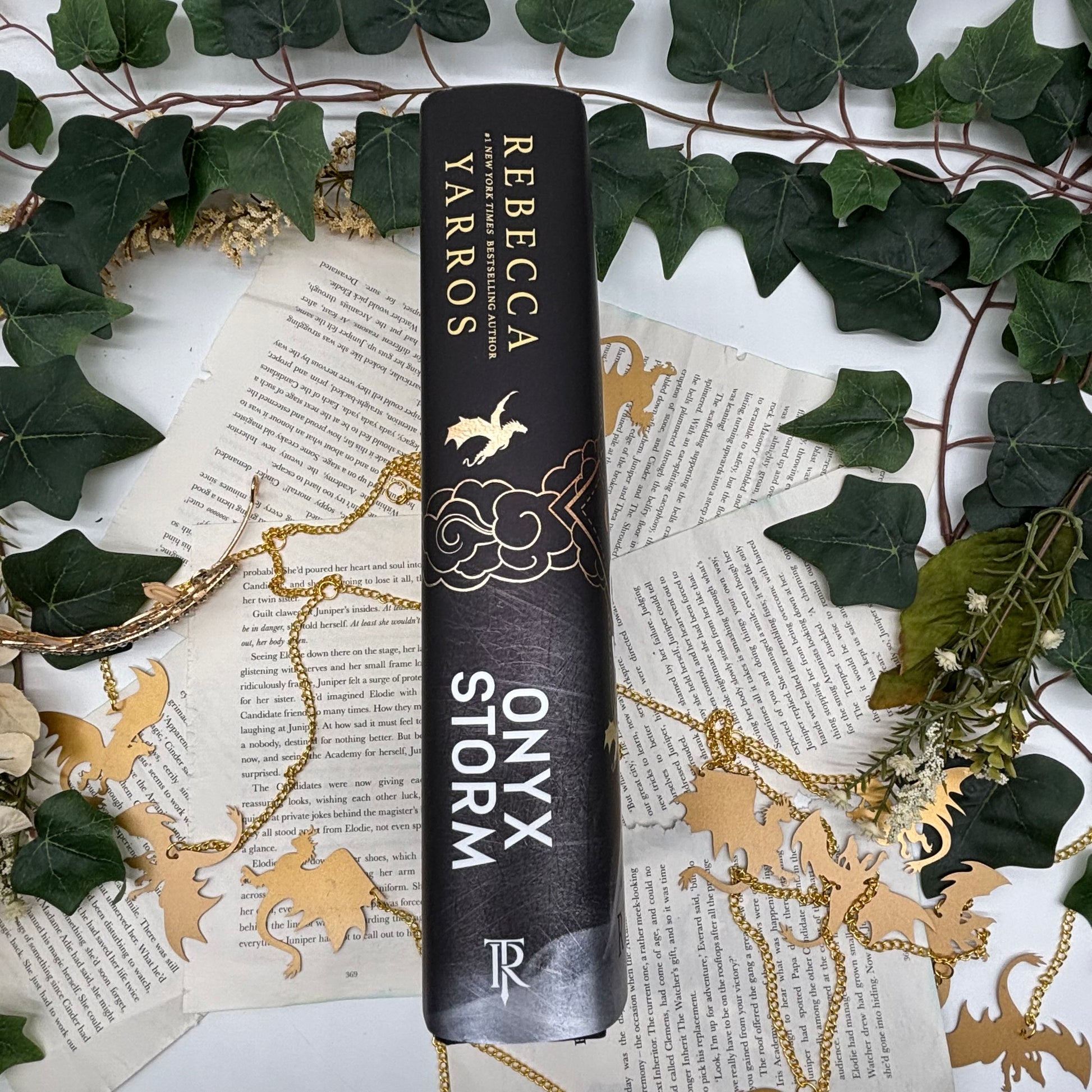 Onyx Storm by Rebecca Yarros special edition hardcover with custom edges