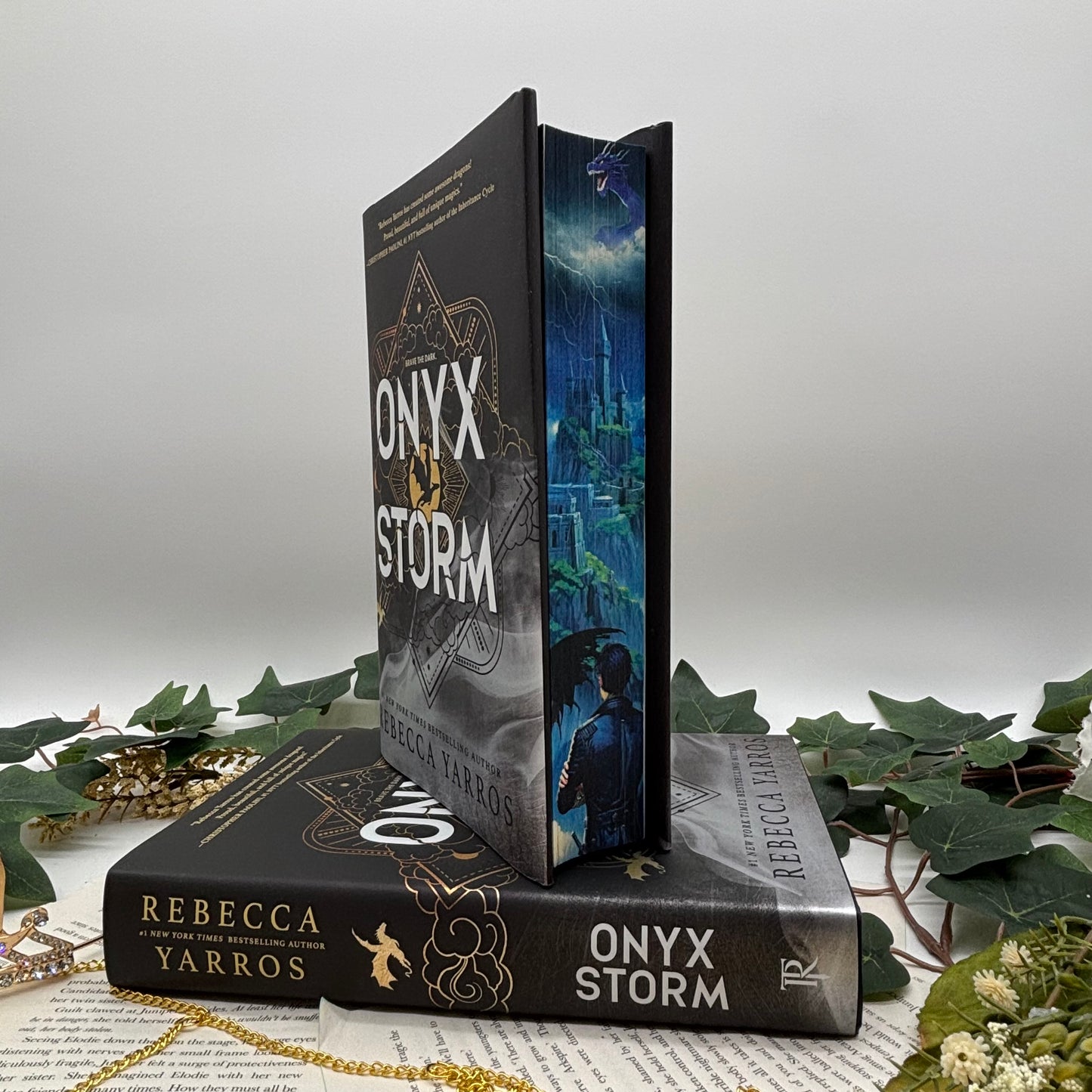 Onyx Storm by Rebecca Yarros special edition hardcover with custom edges