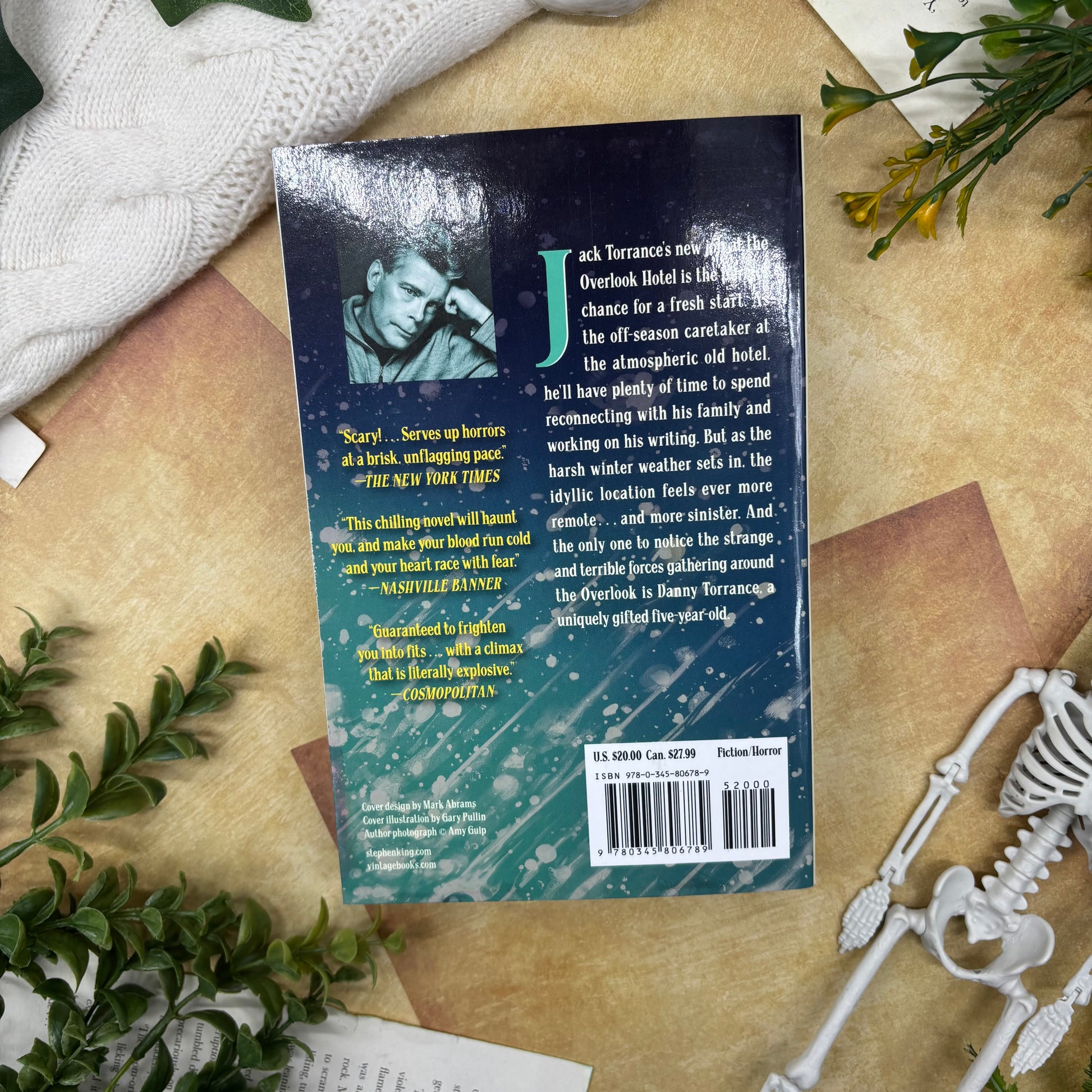 The Shining by Stephen King special edition paperback with custom designed edges back cover view