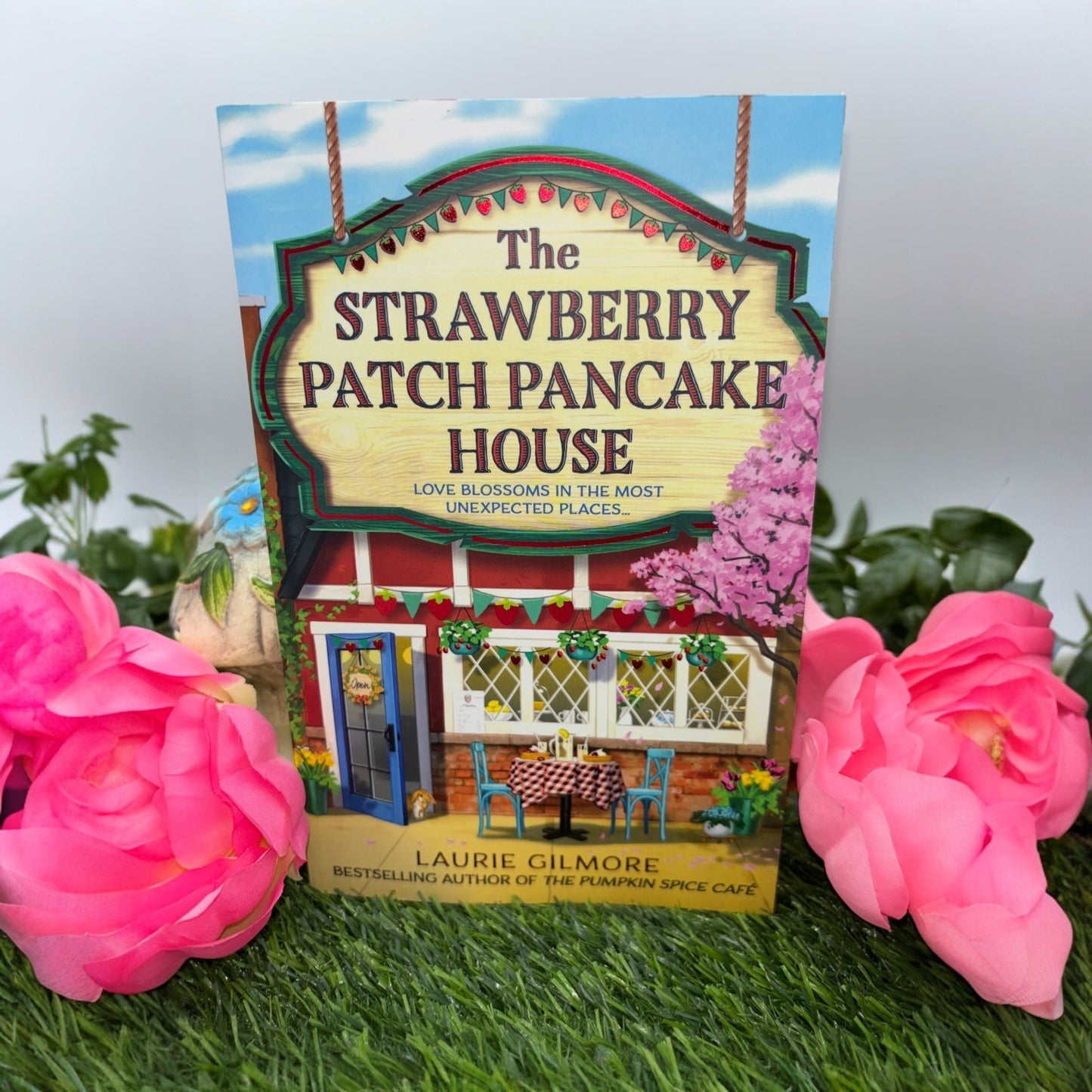 The Stawberry Patch Pancake House special edition paperback with stenciled edges by Laurie Gilmore cover