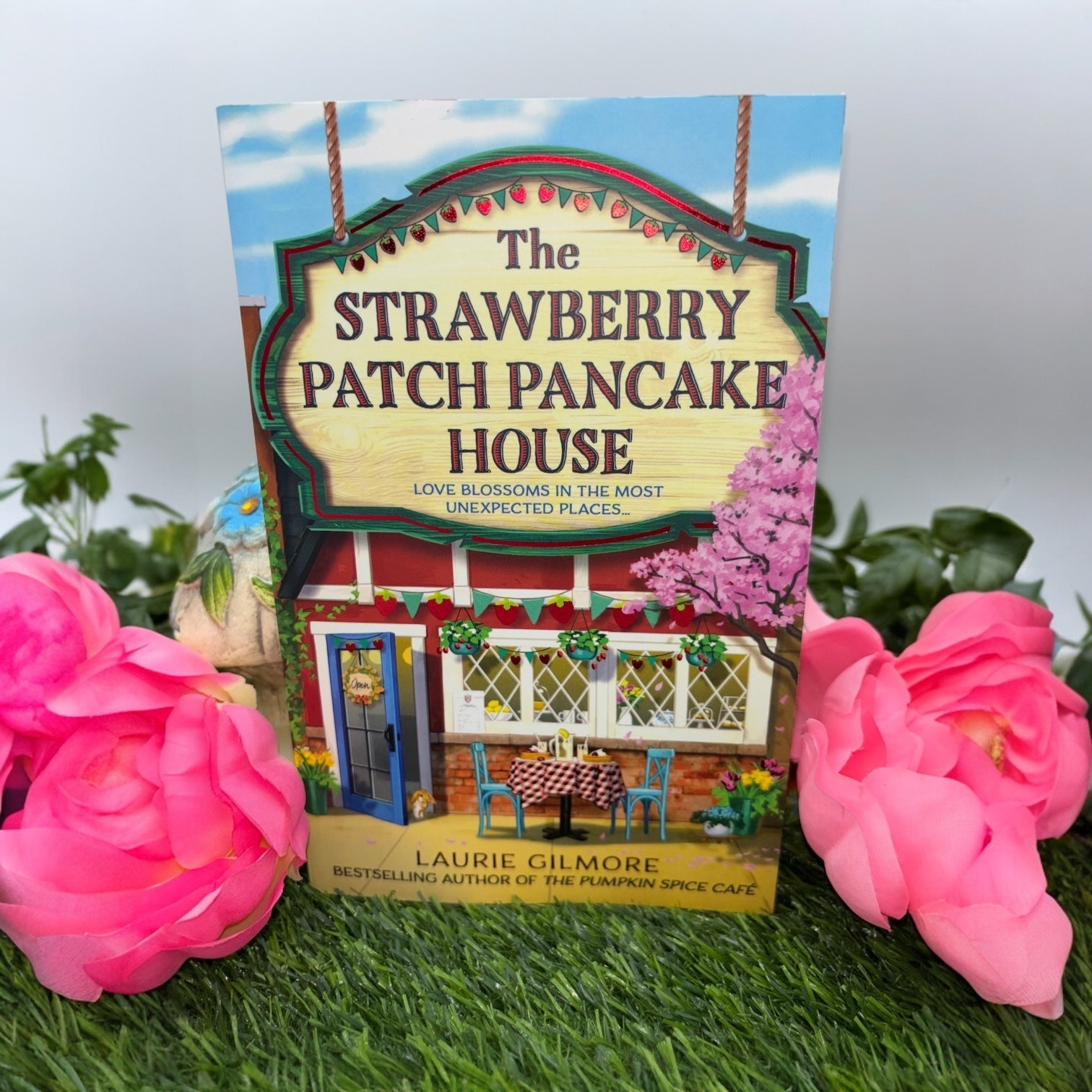 The Stawberry Patch Pancake House special edition paperback with stenciled edges by Laurie Gilmore cover