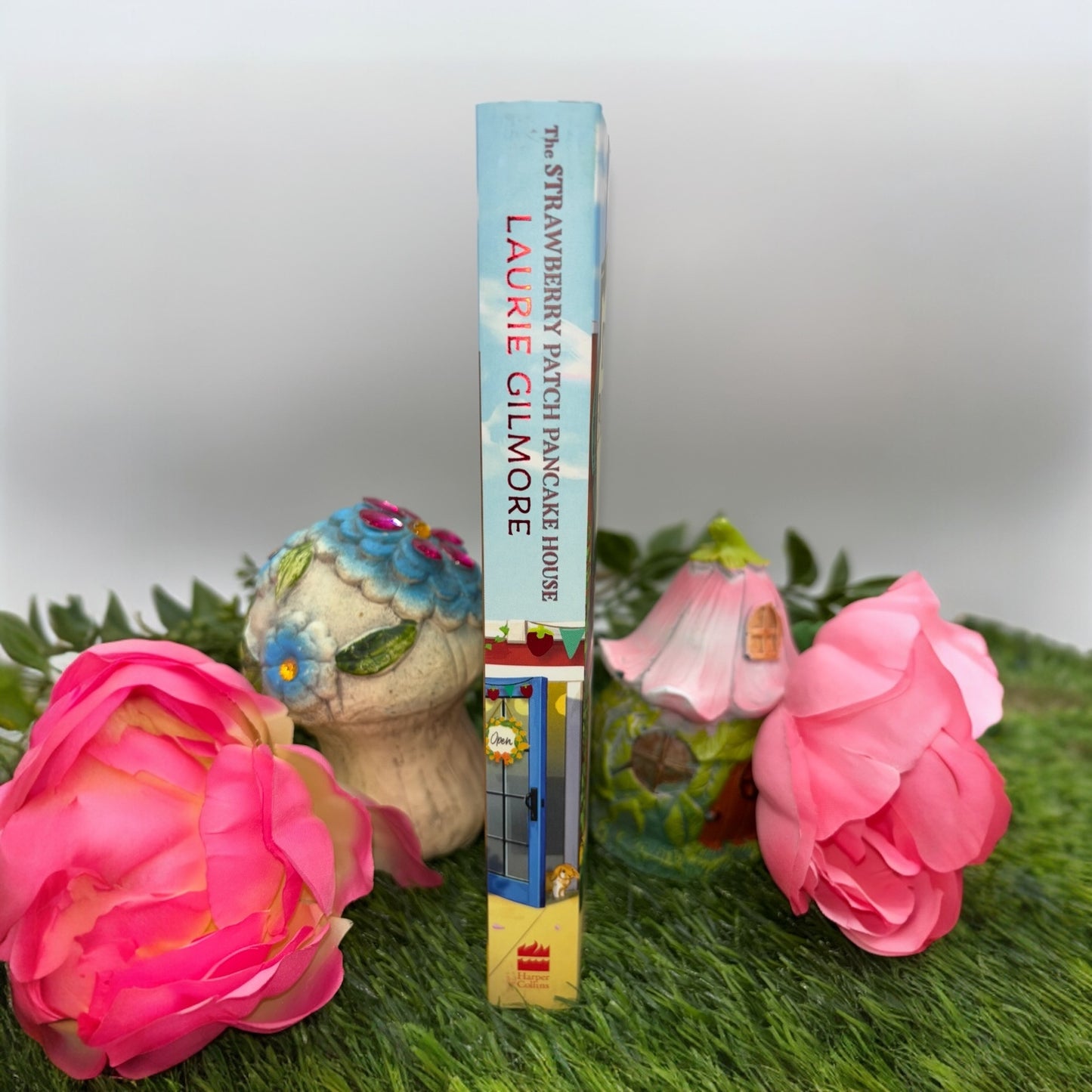 The Stawberry Patch Pancake House special edition paperback with stenciled edges by Laurie Gilmore spine